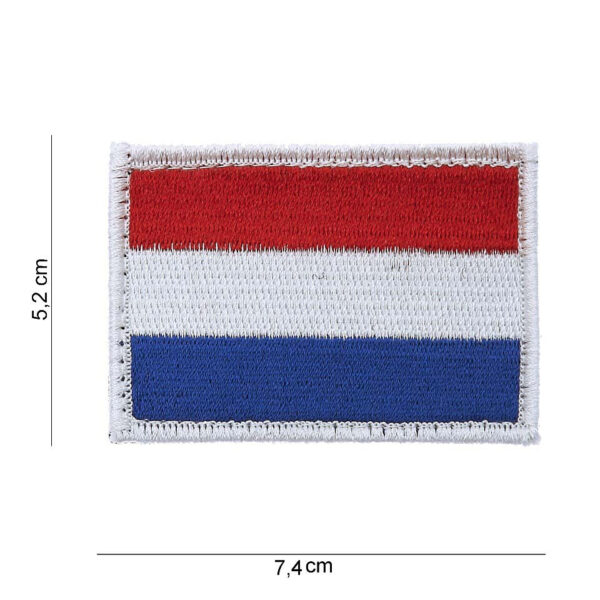 442307 3205 75 01 <p>Het Embleem stof vlag Holland met klittenband #1068 is een veelzijdig en stijlvol accessoire voor elke militaire of outdoor uitrusting. Gemaakt van hoogwaardig stof, biedt dit embleem een duurzame en opvallende manier om je liefde voor Nederland te tonen. Het klittenbandsysteem maakt het eenvoudig om het embleem te bevestigen en te verwijderen, terwijl de diverse kleurkeuzes ervoor zorgen dat er altijd een passende optie beschikbaar is. Perfect voor op jassen, rugzakken of andere uitrusting.</p>