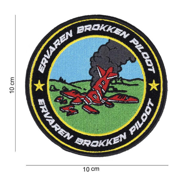 442314 8066 99 01 <p>Het Embleem stof Brokken piloot met klittenband #11188 is een hoogwaardige en duurzame toevoeging voor elke militaire of outdoor uitrusting. Dit embleem is vervaardigd uit stevig stof en beschikt over een praktische klittenbandsluiting aan de achterzijde, waardoor het eenvoudig te bevestigen en te verwijderen is. Met zijn opvallende tekst en afbeelding is het een perfect accessoire voor op uw uniform of tas, en voegt het een persoonlijk tintje toe aan uw uitrusting.</p>