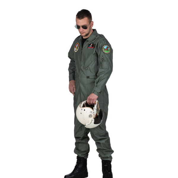 442314 8076 99 03 <p>Het embleem 'Kiss me before flight' is een stijlvolle toevoeging aan je militaire of outdoor uitrusting. Gemaakt van hoogwaardig stof en voorzien van een praktische klittenband aan de achterzijde, is dit embleem eenvoudig te bevestigen op kleding of uitrusting. Met zijn unieke tekst en afbeelding voegt het een persoonlijk tintje toe aan je outfit, perfect voor elke avontuurlijke gelegenheid.</p>