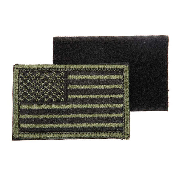 442315 3231 75 01 <p>Voeg een vleugje patriottisme toe aan je outfit met het Embleem stof vlag USA subdued met klittenband #1047. Dit hoogwaardige embleem is vervaardigd uit duurzaam stof en voorzien van een subtiele Amerikaanse vlag, perfect voor op kleding of uitrusting. Met veelzijdige kleurkeuzes en een universele maat is het embleem eenvoudig aan te brengen en biedt het een professionele uitstraling voor zowel militaire als outdoor toepassingen. Een onmisbare accessoire voor elke liefhebber van de Verenigde Staten.</p>