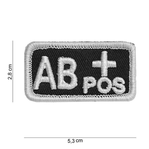 442318 3255 99 01 <p>Het Embleem stof bloedgroep AB+ positief zwart is een essentiële toevoeging voor elke militaire of outdoor uitrusting. Dit hoogwaardige embleem is voorzien van klittenband aan de achterzijde, waardoor het eenvoudig te bevestigen is op kleding of uitrusting. Met zijn duidelijke tekst en herkenbare afbeelding helpt het om snel en effectief informatie te delen in noodsituaties. Zorg ervoor dat je altijd voorbereid bent met dit praktische embleem, dat zowel functioneel als duurzaam is.</p>