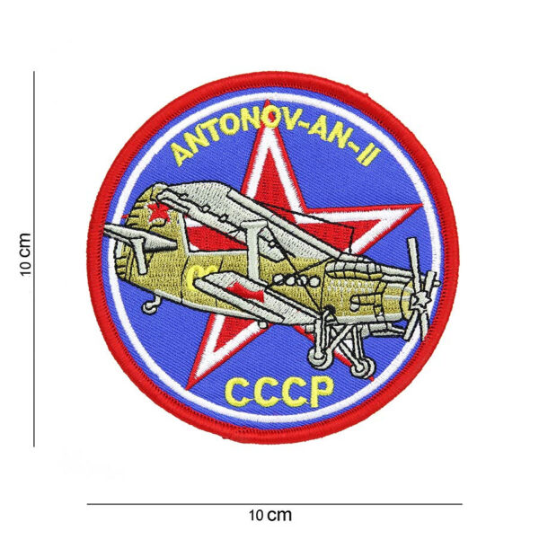442320 3280 99 01 <p>Voeg een vleugje geschiedenis toe aan je collectie met het stof embleem CCCP Antonov #4033. Dit hoogwaardige embleem, vervaardigd uit stevig textiel, toont een authentieke afbeelding en tekst die de trots en het erfgoed van de Sovjet luchtvaart weerspiegelt. Perfect voor het personaliseren van kleding, tassen of andere accessoires, is dit embleem een must-have voor zowel militaire verzamelaars als liefhebbers van outdoor activiteiten. Maak je outfit compleet met dit unieke en karakteristieke embleem.</p>