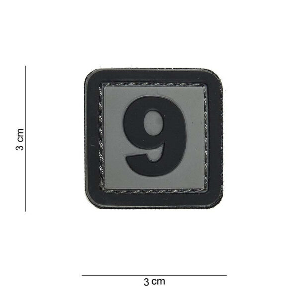 444100 3901 99 01 <p>Het Embleem 3D PVC 9 #15010 is een veelzijdig en duurzaam embleem, perfect voor het personaliseren van uw militaire of outdoor uitrusting. Dit hoogwaardige PVC-embleem is voorzien van een klittenband aan de achterzijde, waardoor het eenvoudig te bevestigen en te verwijderen is. Het is een ideale keuze voor iedereen die zijn gear wil verfraaien of identificeren. Met zijn strakke ontwerp en robuuste materiaal is dit embleem niet alleen functioneel, maar ook een stijlvolle aanvulling op uw collectie.</p>