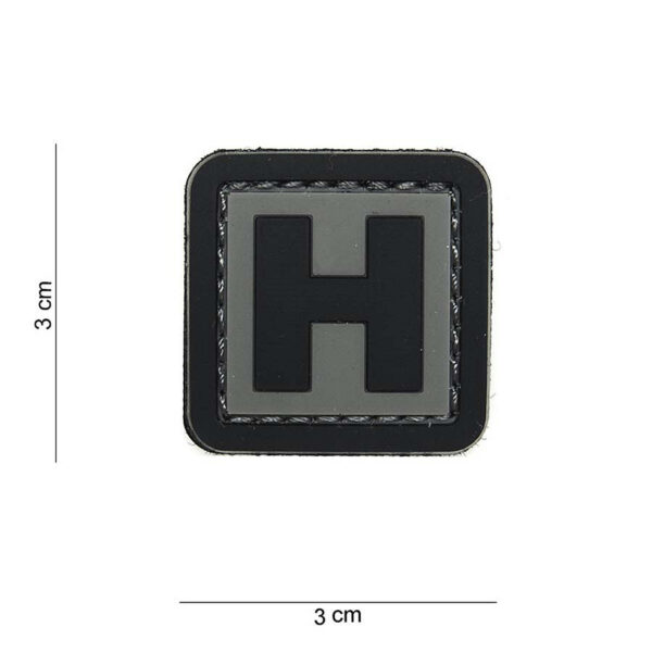 444100 3912 99 01 <p>Het Embleem 3D PVC H #15018 is een hoogwaardig, duurzaam embleem voorzien van een handige klittenband achterkant. Dit veelzijdige embleem is perfect voor het personaliseren van uw militaire of outdoor uitrusting. Met zijn opvallende 3D-design voegt het niet alleen stijl toe, maar is het ook functioneel en eenvoudig aan te brengen. Een must-have voor elke avontuurlijke liefhebber die zijn gear wil aanpassen en uniek maken.</p>