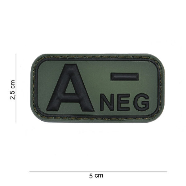 444100 7386 99 01 <p>Het Embleem 3D PVC bloedgroep A- negatief in de kleur groen is een handige toevoeging voor iedere outdoor- of militaire uitrusting. Dit duurzame embleem is vervaardigd van hoogwaardig PVC en beschikt over klittenband aan de achterzijde, waardoor het eenvoudig op kleding of uitrusting te bevestigen is. Ideaal voor identificatie in noodsituaties, biedt dit embleem niet alleen functionaliteit maar ook een professionele uitstraling.</p>