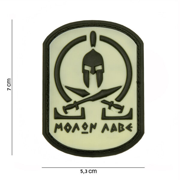 444110 3580 99 01 <p>Het Embleem 3D PVC Molon Labe Spartan in witte kleur is een sterk en duurzaam accessoire voor elke militaire en outdoor liefhebber. Dit embleem is voorzien van klittenband aan de achterzijde, waardoor het eenvoudig te bevestigen is op kleding, tassen of uitrusting. Met zijn opvallende ontwerp en betekenisvolle tekst is dit embleem niet alleen een stijlvolle toevoeging, maar ook een statement van kracht en vastberadenheid. Een must-have voor iedereen die zijn passie voor de geschiedenis en militaire stijl wil benadrukken.</p>