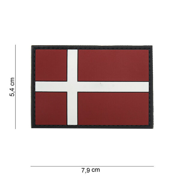 444110 4005 99 01 <p>Voeg een vleugje nationale trots toe aan je uitrusting met het 3D PVC Embleem Denemarken #15066. Dit hoogwaardige embleem is voorzien van een duurzame klittenband aan de achterzijde, waardoor het eenvoudig te bevestigen is op kleding, tassen of andere uitrusting. Perfect voor de outdoor liefhebber of voor wie zijn Deense roots wil tonen. Dit embleem is een must-have voor elke verzameling en biedt zowel functionaliteit als stijl.</p>