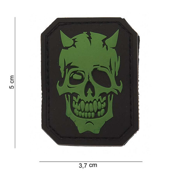 444120 3559 13 01 <p>Ontdek het Embleem 3D PVC Devil Skull #12006, een opvallend en robuust embleem dat perfect is voor elke militaire of outdoor outfit. Gemaakt van duurzaam PVC en voorzien van klittenband aan de achterzijde, is dit embleem eenvoudig te bevestigen op kleding of uitrusting. De zwarte kleur zorgt voor een stoere uitstraling en maakt het een must-have accessoire voor liefhebbers van avontuur en stijl. Verhoog je look met dit unieke embleem!</p>