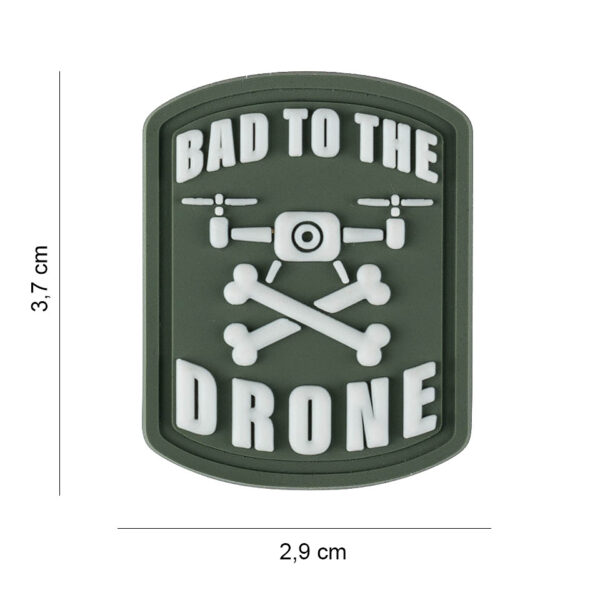 444130 7653 99 01 <p>Ontdek het Embleem 3D PVC Bad to the Drone small #8022, een duurzaam en stijlvol accessoire voor jouw militaire of outdoor uitrusting. Dit embleem is vervaardigd van hoogwaardig PVC en is eenvoudig te bevestigen dankzij het klittenband aan de achterzijde. Perfect voor het personaliseren van jassen, rugzakken of andere uitrusting. Geef jouw look een unieke uitstraling met dit veelzijdige embleem, dat zowel functioneel als modieus is.</p>