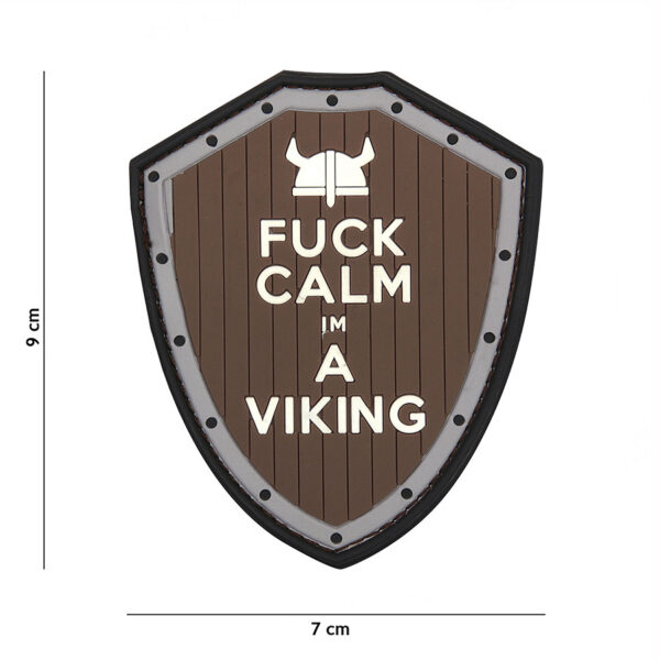 444130 5411 99 01 <p>Het 3D PVC embleem 'Fuck Calm' in bruin/grijs (#11113) is een stoer en opvallend accessoire voor je militaire of outdoor uitrusting. Dit embleem is voorzien van een stevige klittenband aan de achterzijde, waardoor je het eenvoudig kunt bevestigen op jackets, rugzakken of petten. Met zijn unieke ontwerp voegt het een persoonlijke touch toe aan je gear en laat het zien dat je geen genoegen neemt met minder. Perfect voor de avontuurlijke geest!</p>