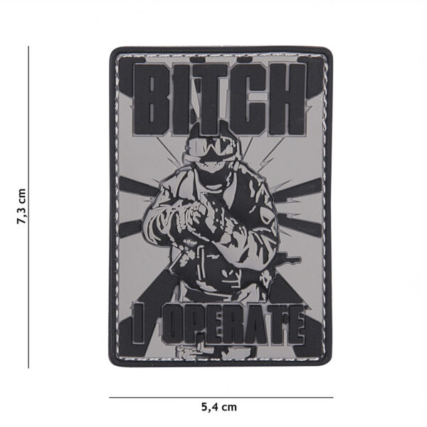 444130 5417 99 01 <p>Voeg een stoere touch toe aan je uitrusting met het 3D PVC Embleem 'Bitch' in grijs (#9037). Dit robuuste embleem is voorzien van klittenband aan de achterzijde, waardoor je het eenvoudig kunt bevestigen op jassen, rugzakken of andere gear. Perfect voor zowel militaire als outdoor toepassingen, dit embleem is een must-have voor iedere liefhebber van tactische uitrusting.</p>