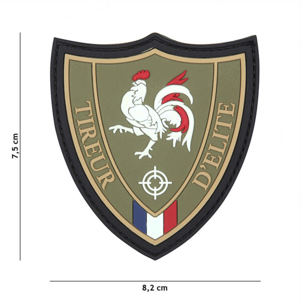444130 5431 99 01 <p>Het Embleem 3D PVC Tireur D'elite in groen (#11128) is een robuust en stijlvol embleem dat perfect is voor elke militaire of outdoor outfit. Gemaakt van duurzaam PVC en voorzien van klittenband aan de achterzijde, is dit embleem eenvoudig te bevestigen op jassen, tassen of andere uitrusting. Laat je passie voor het leger zien met dit opvallende en professionele embleem, dat niet alleen functioneel is maar ook een statement maakt.</p>