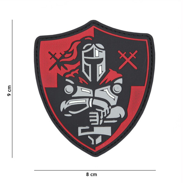 444130 5441 99 01 <p>Voeg een unieke touch toe aan je outfit met het 3D PVC Embleem Ridder Schild in het opvallende rood (#11139). Dit hoogwaardige embleem is voorzien van klittenband aan de achterzijde, waardoor je het eenvoudig kunt bevestigen op jassen, rugzakken of andere uitrusting. Perfect voor liefhebbers van militaire en outdoor activiteiten die hun stijl willen personaliseren. Maak je gear compleet met dit opvallende embleem dat niet alleen functioneel is, maar ook een statement maakt.</p>
