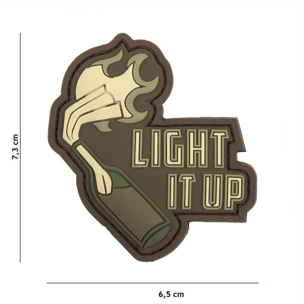 444130 5449 99 01 <p>Ontdek het Embleem 3D PVC Light it up #9010, een uniek en opvallend embleem dat perfect is voor je militaire of outdoor uitrusting. Dit duurzame PVC embleem is voorzien van een praktische klittenbandsluiting aan de achterzijde, waardoor het eenvoudig te bevestigen is op jassen, rugzakken of andere uitrusting. Voeg een stoere en herkenbare touch toe aan je gear met dit hoogwaardige embleem.</p>