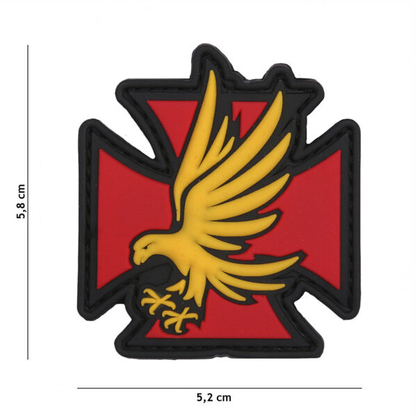 444130 5459 99 01 <p>Ontdek het Embleem 3D PVC Iron Eagle in indrukwekkend rood (#9020), perfect voor het personaliseren van uw militaire of outdoor uitrusting. Dit duurzame embleem is vervaardigd van hoogwaardig PVC en beschikt over een handige klittenband aan de achterzijde, waardoor het eenvoudig te bevestigen is op verschillende oppervlakken. Geef uw uitrusting een stoere uitstraling met dit unieke embleem dat niet alleen stijlvol is, maar ook praktisch in gebruik.</p>