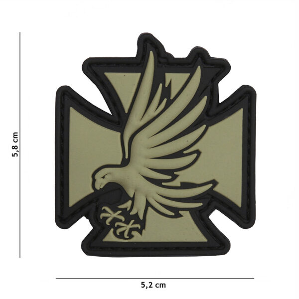 444130 5460 99 01 <p>Voeg een stoere touch toe aan je outfit met het 3D PVC Iron Eagle embleem in groen (#9021). Dit hoogwaardige embleem is vervaardigd uit duurzaam PVC en is voorzien van klittenband aan de achterzijde, waardoor het eenvoudig te bevestigen is op kleding, tassen of andere uitrusting. Perfect voor militaire en outdoor liefhebbers die hun stijl willen personaliseren. Met dit embleem maak je een krachtige indruk!</p>