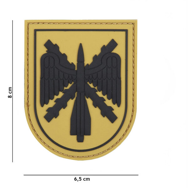 444130 5492 99 01 <p>Het Embleem 3D PVC Spaans schild in geel (#12081) is een hoogwaardige en duurzame accessoire voor uw militaire of outdoor uitrusting. Dit embleem is voorzien van een sterke klittenbandsluiting aan de achterzijde, waardoor het eenvoudig te bevestigen is op kleding, tassen of andere uitrusting. Met zijn opvallende ontwerp en levendige kleur is dit embleem perfect voor iedereen die zijn of haar stijl wil verfraaien of een persoonlijke touch aan de uitrusting wil geven. Voeg dit unieke embleem toe aan uw collectie!</p>