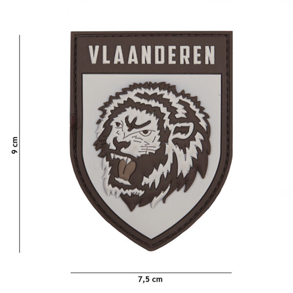 444130 5501 99 01 <p>Ontdek het 3D PVC Embleem Vlaanderen in grijs (#13068), perfect voor het personaliseren van je militaire of outdoor uitrusting. Dit duurzame embleem is voorzien van een sterke klittenband achterzijde, waardoor het eenvoudig kan worden bevestigd op jassen, rugzakken of andere stoffen. Voeg een uniek accent toe aan je gear met dit stijlvolle en functionele embleem.</p>
