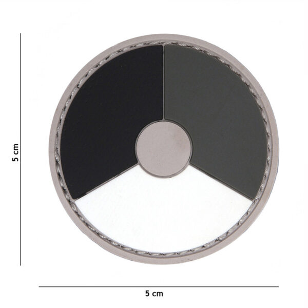 444130 5526 99 01 <p>Voeg een vleugje trots en identiteit toe aan je uitrusting met het 3D PVC embleem van de Koninklijke Luchtmacht in grijs (#13097). Dit hoogwaardige embleem is vervaardigd uit duurzaam PVC en beschikt over een handige klittenband aan de achterzijde, waardoor het eenvoudig kan worden bevestigd aan kleding of uitrusting. Perfect voor militaire en outdoor liefhebbers die de Koninklijke Luchtmacht willen eren.</p>