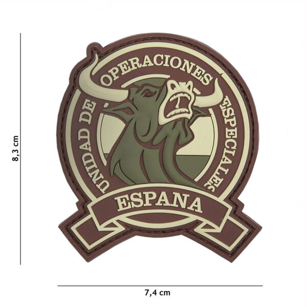 444130 5529 99 01 <p>Het Embleem 3D PVC Espana #13100 is een stijlvol en duurzaam embleem, perfect voor op je militaire of outdoor uitrusting. Dankzij de klittenband aan de achterzijde is het eenvoudig te bevestigen en weer te verwijderen. Dit embleem voegt niet alleen een unieke uitstraling toe aan je uitrusting, maar benadrukt ook je verbondenheid met Spanje. Een must-have voor elke fanatieke verzamelaar of avonturier.</p>