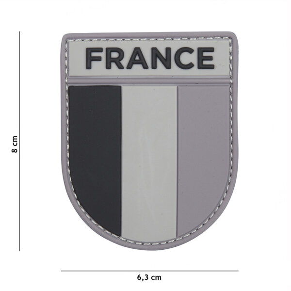 444130 5533 99 01 <p>Voeg een touch van militaire stijl toe aan je outfit met het Embleem 3D PVC van het Franse leger in zwart en grijs (#13108). Dit hoogwaardige embleem is vervaardigd van duurzaam PVC en is voorzien van een handige klittenband aan de achterzijde, waardoor het eenvoudig aan kleding of uitrusting kan worden bevestigd. Perfect voor outdoor activiteiten, militaire evenementen of als een uniek modeaccessoire voor elke camouflage-liefhebber.</p>