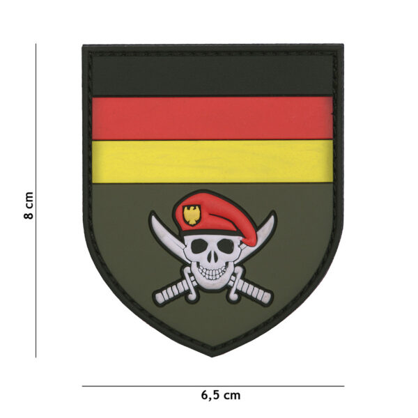 444130 7065 99 01 <p>Het Embleem 3D PVC Duitse Commando skull #2068 is een opvallend en stijlvol accessoire voor elke militaire of outdoor liefhebber. Dit hoogwaardige PVC-embleem is voorzien van klittenband aan de achterzijde, waardoor het eenvoudig op uw uitrusting of kleding kan worden bevestigd. Met zijn gedetailleerde design en robuuste uitstraling voegt dit embleem een unieke touch toe aan uw collectie. Perfect voor gebruik op jackets, tassen of hoeden.</p>