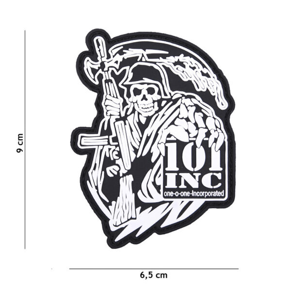 444130 7084 99 01 <p>Het Embleem 3D PVC 101 INC Reaper Gun #4102 is een opvallend en duurzaam embleem met een stoere uitstraling. Gemaakt van hoogwaardig PVC en voorzien van een handige klittenband aan de achterzijde, laat dit embleem zich eenvoudig bevestigen op jassen, rugzakken of andere uitrusting. Perfect voor liefhebbers van militaire en outdoor activiteiten die hun persoonlijke stijl willen benadrukken.</p>
