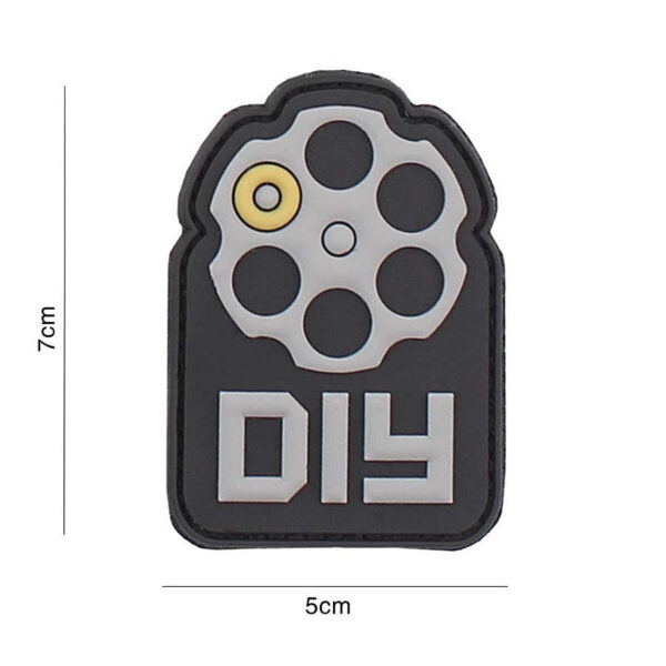 444130 7088 99 01 <p>Geef je uitrusting een persoonlijke touch met het Embleem 3D PVC Do It Yourself in grijs (#3099). Dit hoogwaardige embleem is voorzien van een praktische klittenband achterkant, waardoor je het eenvoudig op verschillende stoffen en materialen kunt bevestigen. Perfect voor het personaliseren van jassen, tassen of andere outdoor gear. Met dit embleem laat je jouw stijl en creativiteit zien, ideaal voor zowel militaire als outdoor liefhebbers.</p>
