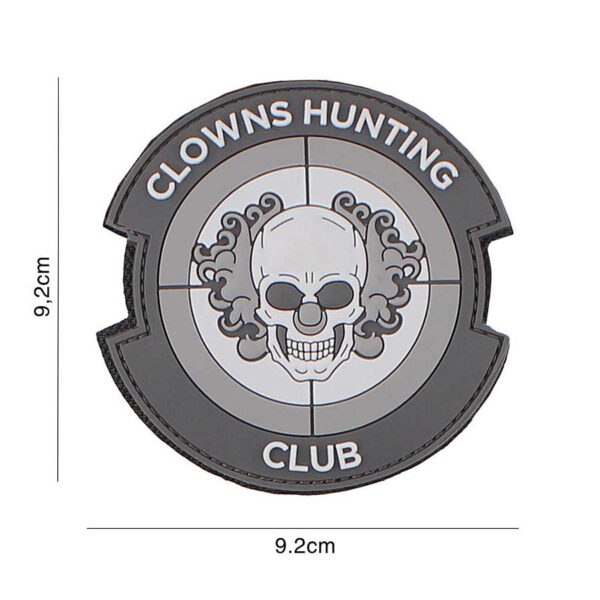 444130 7102 99 01 <p>Voeg een unieke touch toe aan je outfit met het Embleem 3D PVC Clowns Hunting Club in grijs (#3114). Dit opvallende embleem is vervaardigd uit duurzaam PVC en is voorzien van een handige klittenband aan de achterzijde, waardoor het eenvoudig te bevestigen is op kleding, rugzakken of andere uitrusting. Perfect voor jagers, outdoorliefhebbers en verzamelaars die een statement willen maken. Geef je gear een persoonlijke flair met dit originele embleem!</p>
