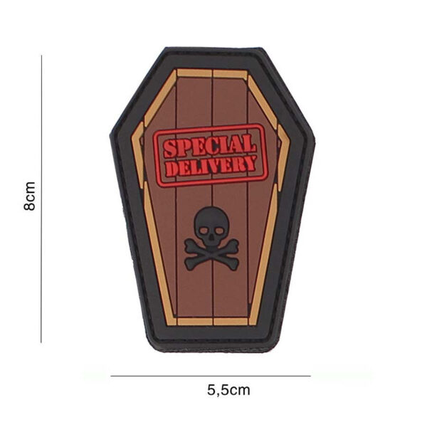 444130 7110 99 01 <p>Het Embleem 3D PVC Special Delivery in bruin (#3122) is een robuust en stijlvol accessoire voor elke outdoorliefhebber. Dit embleem is vervaardigd uit hoogwaardig PVC en beschikt over een handige klittenband aan de achterzijde, waardoor het eenvoudig te bevestigen is op kleding of uitrusting. Voeg een unieke touch toe aan je gear met dit opvallende embleem, perfect voor militaire en outdoor activiteiten.</p>