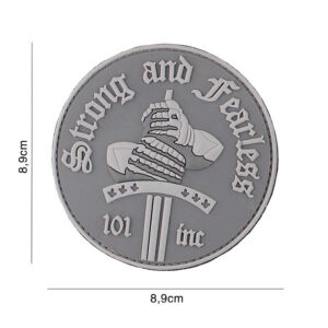 Embleem 3D PVC Strong and Fearless grijs #3126