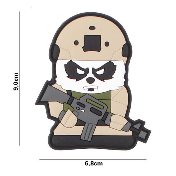 444130 7138 99 01 <p>Ontdek het unieke 3D PVC Tactical Panda embleem #4110, perfect voor het personaliseren van je uitrusting. Dit hoogwaardige embleem is voorzien van een klittenband aan de achterzijde, waardoor het eenvoudig te bevestigen is op jassen, tassen of andere gear. Met zijn opvallende ontwerp voegt het een speelse, maar toch tactische uitstraling toe aan jouw outdoor look. Ideaal voor zowel militaire als outdoor enthousiastelingen die hun stijl willen upgraden.</p>