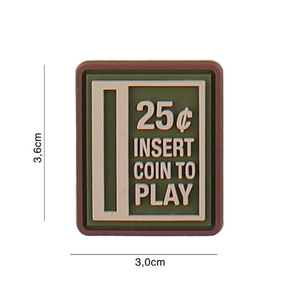 444130 7148 99 01 <p>Voeg een uniek accent toe aan je outfit met het Embleem 3D PVC Insert coin to play in de kleur groen (#5100). Dit hoogwaardige embleem is vervaardigd van duurzaam PVC en voorzien van klittenband aan de achterzijde, waardoor het eenvoudig op te bevestigen is aan verschillende stoffen. Perfect voor militaire en outdoor liefhebbers die hun gear willen personaliseren. Dit embleem is niet alleen stijlvol, maar ook een geweldige manier om je individualiteit te tonen tijdens je avonturen.</p>