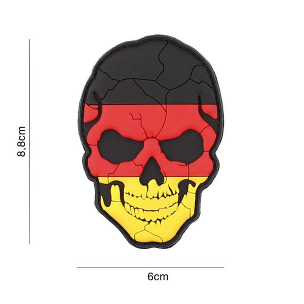 444130 7182 99 01 <p>Voeg een stoere uitstraling toe aan je outfit met het 3D PVC embleem van een skull, afkomstig uit Duitsland. Dit unieke embleem, met een gebroken design, is voorzien van klittenband aan de achterzijde, waardoor het eenvoudig op verschillende materialen te bevestigen is. Perfect voor op je jas, tas of andere uitrusting. Dit embleem is een must-have voor elke liefhebber van militaire en outdoor uitrusting.</p>