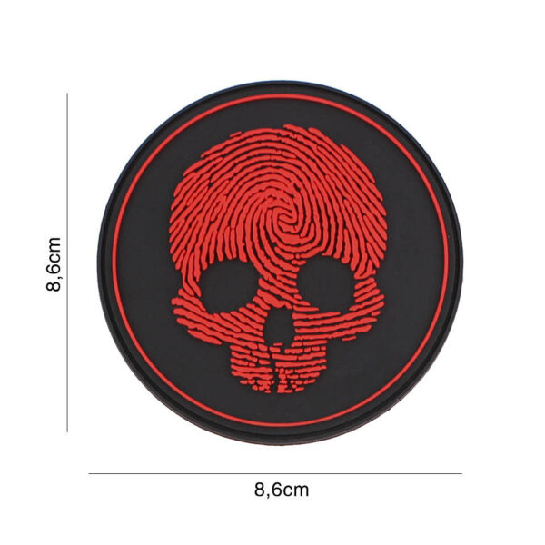 444130 7210 99 01 <p>Voeg een gedurfde uitstraling toe aan uw uitrusting met het Embleem 3D PVC fingerprint skull in het opvallende rood (#5119). Dit hoogwaardige embleem is vervaardigd van duurzaam PVC en is voorzien van een klittenband aan de achterzijde, waardoor het eenvoudig te bevestigen is op kleding of gear. Perfect voor militairen, outdoorliefhebbers en iedereen die zijn stijl wil accentueren met een unieke touch. Maak uw outfit compleet met dit unieke en herkenbare embleem.</p>