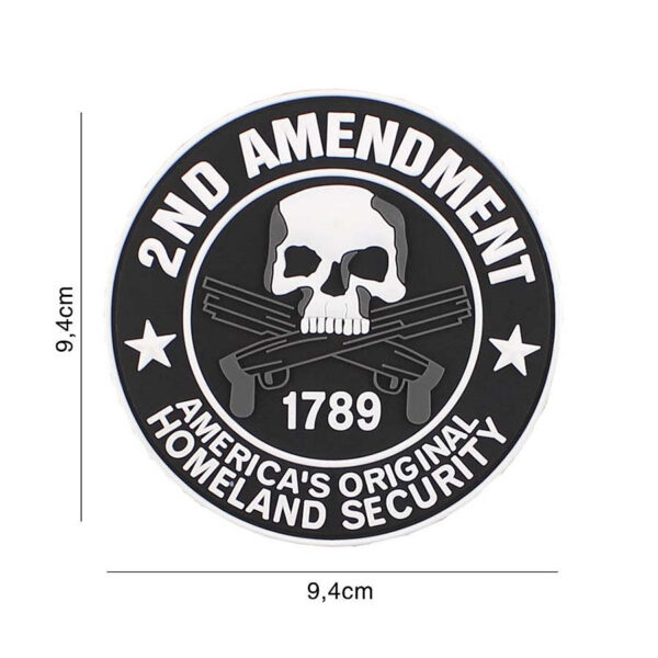 444130 7227 99 01 <p>Dit hoogwaardige 3D PVC embleem, model 2nd Amendment #6106, is perfect voor de echte liefhebber van tactische uitrusting. Het embleem is voorzien van een stevige klittenband aan de achterzijde, waardoor het eenvoudig te bevestigen is op jassen, rugzakken of andere uitrusting. Met zijn duurzame materialen is dit embleem niet alleen een stijlvolle aanvulling, maar ook een functionele keuze voor iedereen die zijn standpunten wil uitdragen. Voeg dit unieke embleem toe aan je collectie en laat zien waar je voor staat.</p>