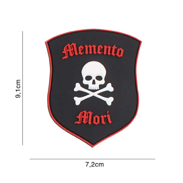 444130 7228 99 01 <p>Ontdek het unieke Embleem 3D PVC Memento Mori shield skull in zwart en rood (#6107). Dit hoogwaardige embleem is vervaardigd uit duurzaam PVC en voorzien van een praktische klittenband aan de achterzijde, waardoor het eenvoudig te bevestigen is op diverse materialen. Met zijn opvallende design en gedetailleerde afwerking is dit embleem perfect voor het personaliseren van je militaire of outdoor uitrusting. Voeg een stoere touch toe aan je look met dit iconische embleem.</p>