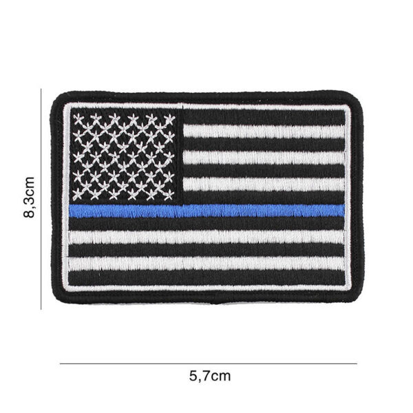 444130 7280 99 01 <p>Het Embleem stof USA Blue Thin Line #2039 is een krachtig symbool van steun voor de hulpdiensten. Dit hoogwaardige embleem is vervaardigd van stevige stof en is perfect voor het personaliseren van kleding of uitrusting. Met zijn unieke ontwerp en herkenbare kleuren is dit embleem niet alleen een stijlvolle toevoeging aan je outfit, maar ook een manier om solidariteit te tonen. Ideaal voor elke outdoor- of militaire liefhebber die waarde hecht aan betekenisvolle accessoires.</p>