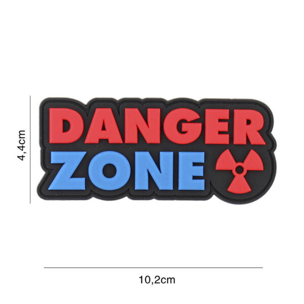 444130 7329 99 01 <p>Ontdek het unieke 3D PVC embleem 'Danger Zone Mario' (#2110) dat een statement maakt op jouw uitrusting. Dit embleem is voorzien van een stevige klittenband aan de achterzijde, waardoor je het eenvoudig kunt bevestigen op jacks, rugzakken of andere kledingstukken. Met zijn opvallende ontwerp is het een perfecte aanvulling voor zowel militaire als outdoor liefhebbers. Voeg een vleugje karakter toe aan je gear met dit veelzijdige embleem.</p>