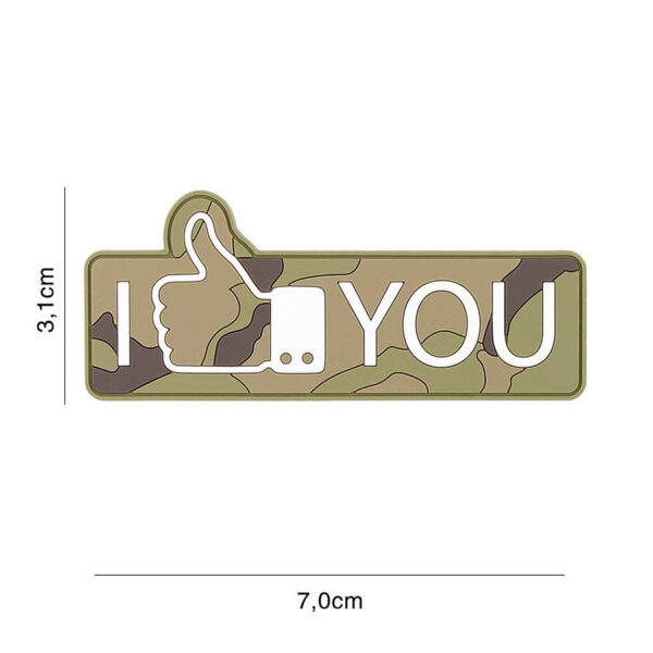 444130 7350 99 01 <p>Voeg een persoonlijk tintje toe aan je uitrusting met het Embleem 3D PVC 'I like you' woodland #8119. Dit hoogwaardige embleem is vervaardigd van duurzaam PVC en is voorzien van een handige klittenband achterzijde, waardoor je het eenvoudig kunt bevestigen op kleding, tassen of andere uitrusting. Met zijn unieke design in woodland camouflage stijl is dit embleem niet alleen praktisch, maar ook een leuke manier om je persoonlijkheid te uiten. Perfect voor zowel militaire als outdoor activiteiten.</p>