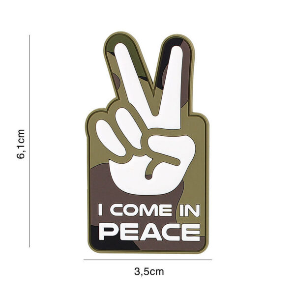 444130 7357 99 01 <p>Voeg een unieke touch toe aan je uitrusting met het Embleem 3D PVC 'I come in peace' in woodland camouflage. Dit hoogwaardige embleem is vervaardigd van duurzaam PVC en voorzien van klittenband aan de achterzijde, waardoor je het eenvoudig kunt bevestigen op kleding, tassen of andere uitrusting. Perfect voor militaire fans, outdoor liefhebbers of als opvallende accessoire. Maak een statement met dit opvallende embleem dat niet alleen praktisch is, maar ook een leuk gespreksonderwerp zal zijn.</p>