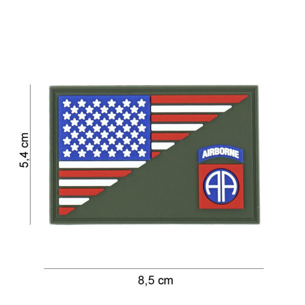 444130 7391 99 01 <p>Voeg een vleugje militaire stijl toe aan je outfit met het 3D PVC embleem van de 82nd Airborne. Dit hoogwaardige embleem beschikt over een stevige klittenband aan de achterzijde, waardoor het eenvoudig te bevestigen is op jassen, rugzakken of andere uitrusting. Met zijn gedetailleerde ontwerp en robuuste materialen is dit embleem niet alleen een opvallende aanvulling, maar ook een eerbetoon aan de legendarische luchtmacht eenheid. Perfect voor verzamelaars en liefhebbers van militaire memorabilia.</p>