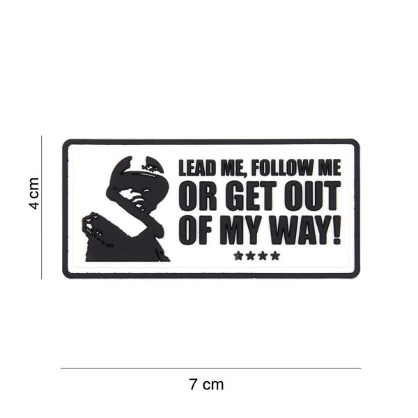 444130 7403 99 01 <p>Dit stijlvolle 3D PVC embleem 'Lead me, follow me' in wit is een must-have voor elke outdoor en militaire uitrusting. Met een praktische klittenband achterzijde is het eenvoudig aan kleding of uitrusting te bevestigen. Dit embleem voegt niet alleen een persoonlijk tintje toe aan je gear, maar is ook perfect voor het markeren van teamleden. Ideaal voor gebruik tijdens expedities, trainingen of gewoon als opvallende accessoire.</p>