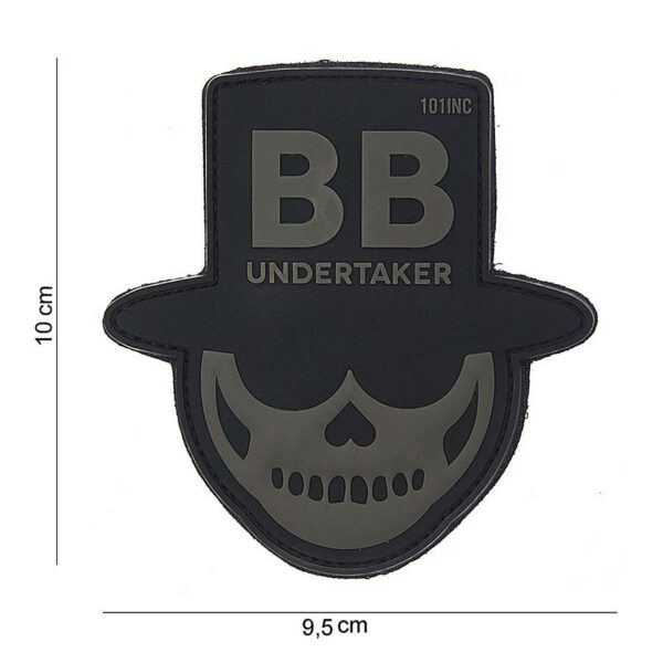 444180 3837 99 01 <p>Ontdek het Embleem 3D PVC BB Undertaker in zwart (#10104), een veelzijdige toevoeging voor je militaire of outdoor uitrusting. Dit hoogwaardige PVC-embleem is voorzien van klittenband aan de achterzijde, waardoor je het eenvoudig kunt bevestigen op jassen, tassen of andere uitrusting. Met zijn stoere uitstraling en duurzame materialen is dit embleem perfect voor zowel dagelijks gebruik als avontuurlijke activiteiten. Voeg een unieke touch toe aan je gear met dit stijlvolle en functionele embleem.</p>