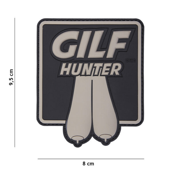 444180 5228 99 01 <p>Ontdek het 3D PVC Embleem Gilf Hunter in zwart groot (#19020), een perfect accessoire voor elke outdoor- of militaire uitrusting. Dit hoogwaardige embleem is vervaardigd van duurzaam PVC en is voorzien van een handige klittenband aan de achterzijde, waardoor het eenvoudig te bevestigen is op jassen, rugzakken of andere uitrusting. Met zijn stoere uitstraling en gedetailleerde ontwerp voegt dit embleem een unieke touch toe aan je gear.</p>