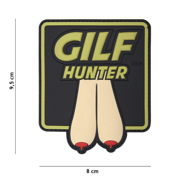 444180 5229 99 01 <p>Ontdek het 3D PVC embleem Gilf Hunter in coyote kleur, een must-have voor elke outdoor-enthousiasteling. Dit grote embleem is voorzien van klittenband aan de achterzijde, waardoor het eenvoudig te bevestigen is op kleding, tassen of uitrusting. Met zijn robuuste ontwerp en unieke uitstraling voegt dit embleem niet alleen een persoonlijke touch toe, maar ook functionaliteit aan je gear. Perfect voor militaire en outdoor toepassingen.</p>