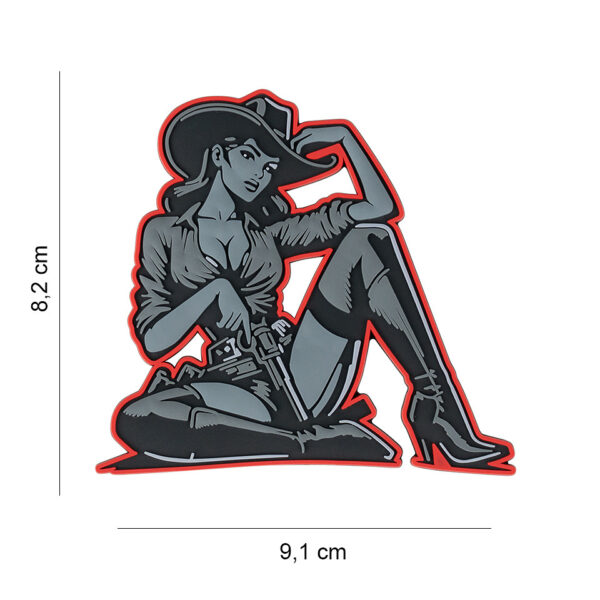 444190 7580 99 01 <p>Het Embleem 3D PVC Cowgirl #8008 is een stijlvol en opvallend embleem dat perfect is voor jouw militaire of outdoor uitrusting. Dit embleem is vervaardigd uit hoogwaardig PVC en beschikt over een stevige klittenband aan de achterzijde, waardoor het eenvoudig te bevestigen is op kleding, tassen of andere uitrusting. Geef je outfit een unieke uitstraling met dit karakteristieke embleem.</p>