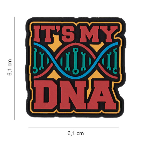 444190 7598 99 01 <p>Het Embleem 3D PVC 'It's my DNA' #6058 is een opvallend accessoire voor elke militaire of outdoor liefhebber. Dit embleem is vervaardigd uit duurzaam PVC en beschikt over een handige klittenband aan de achterzijde, waardoor het eenvoudig op kleding of uitrusting te bevestigen is. Voeg een persoonlijke touch toe aan je gear met dit unieke embleem dat zowel stijl als karakter uitstraalt.</p>