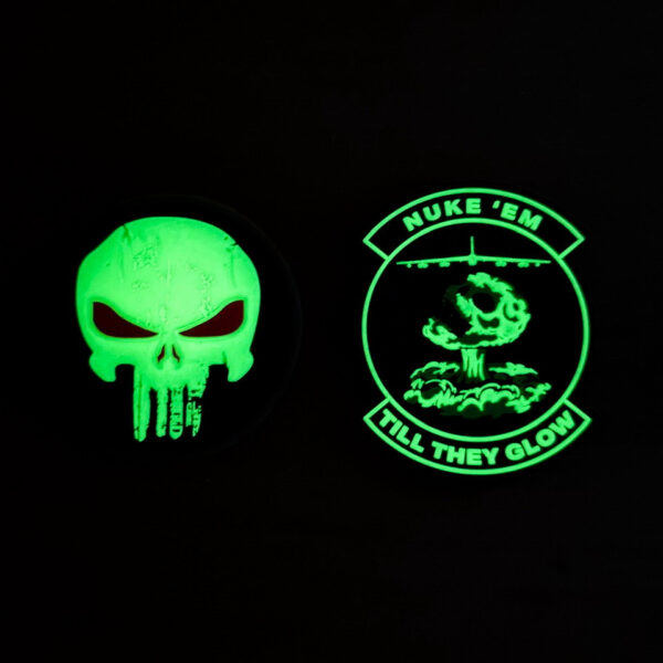 444190 7625 99 02 <p>Ontdek het unieke Embleem 3D PVC Nuke 'em Till they glow - Drone #13116, perfect voor de echte liefhebber van militaire en outdoor uitrusting. Dit hoogwaardige embleem is voorzien van een klittenband achterzijde, waardoor je het eenvoudig kunt bevestigen op je gear of kleding. Met zijn opvallende ontwerp en duurzame materialen is dit embleem niet alleen een stijlvolle toevoeging, maar ook een symbool van kracht en vastberadenheid. Voeg dit embleem toe aan je collectie en laat je persoonlijkheid stralen!</p>