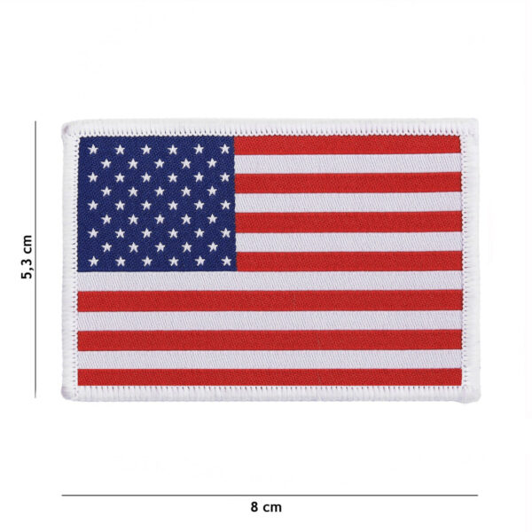 446100 10000 99 446100 10000 99 03 <p>Ontdek het fijn geweven embleem van de vlag van de Verenigde Staten, gemaakt van 100% stof met een praktische klittenband achterzijde. Dit embleem staat bekend om zijn gedetailleerde afwerking, wat het een perfecte aanvulling maakt voor uw militaire of outdoor uitrusting. Voeg een vleugje patriotisme toe aan uw gear met dit hoogwaardige embleem, ideaal voor op kleding of uitrusting.</p>